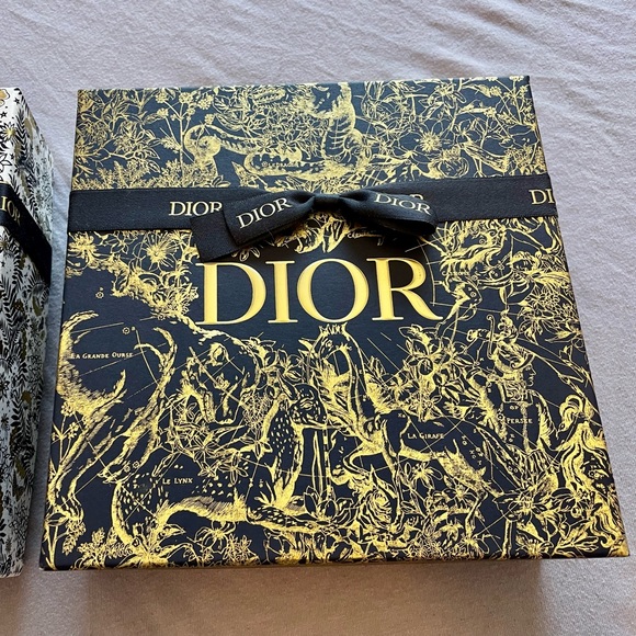 Dior holiday boxes with ribbons - Picture 5 of 12